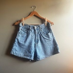Levi's High Loose Shorts